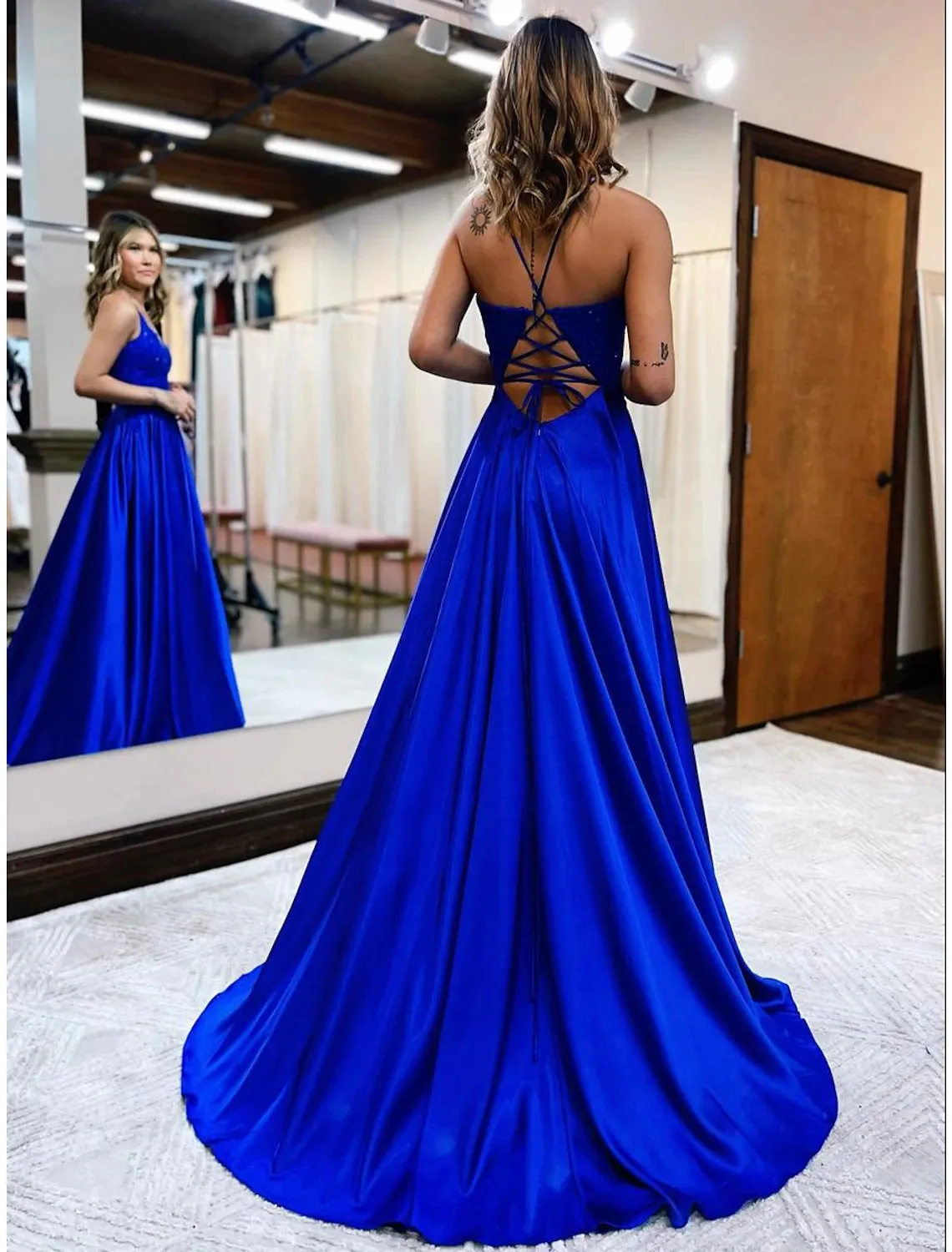 Luolandi A-Line Prom Dresses Empire Dress Formal Wedding Party Court Train Sleeveless V Neck Satin Backless