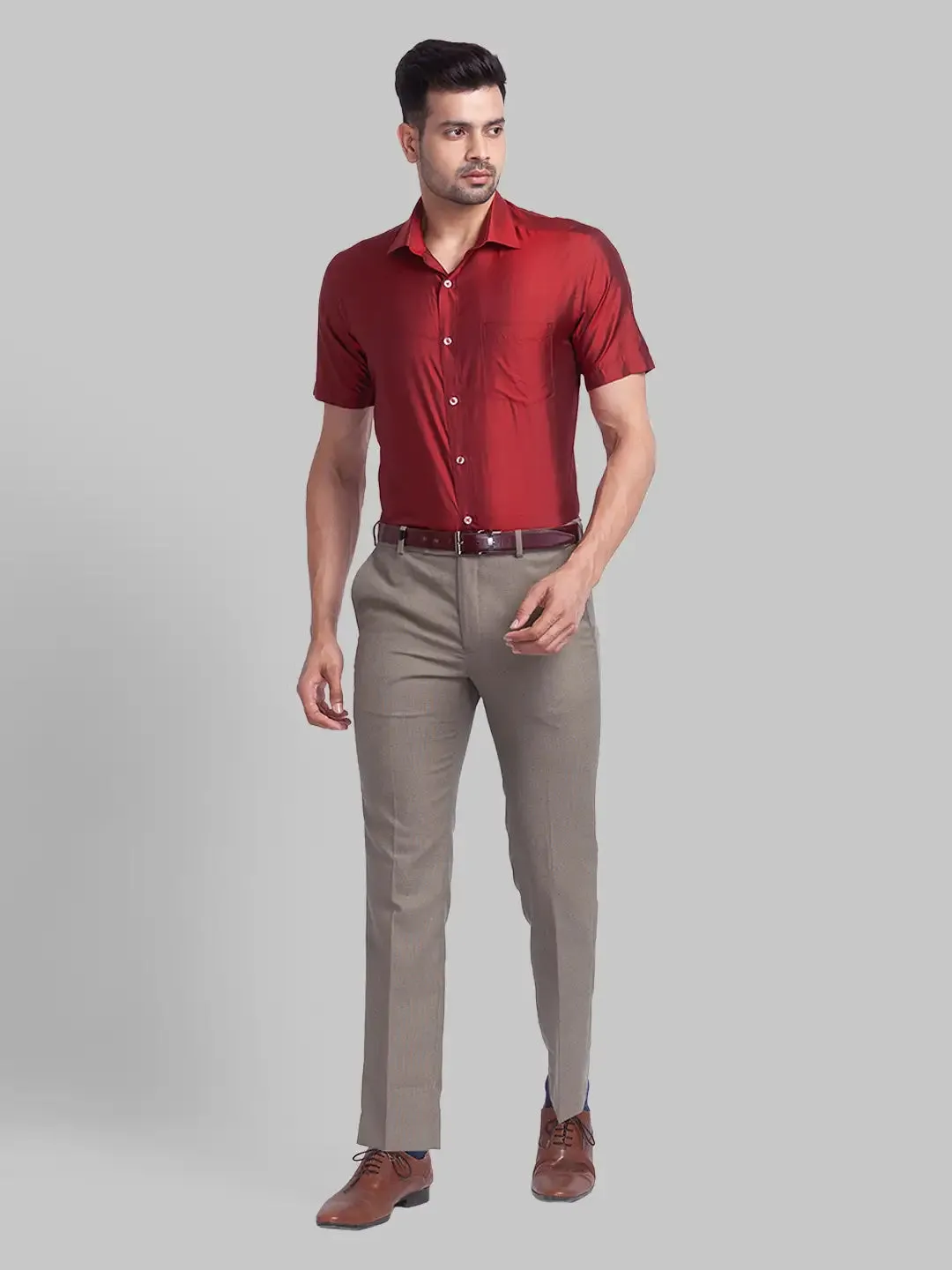 Men Maroon Regular Fit Solid Silk Half Sleeve Cut Away Collar Shirts