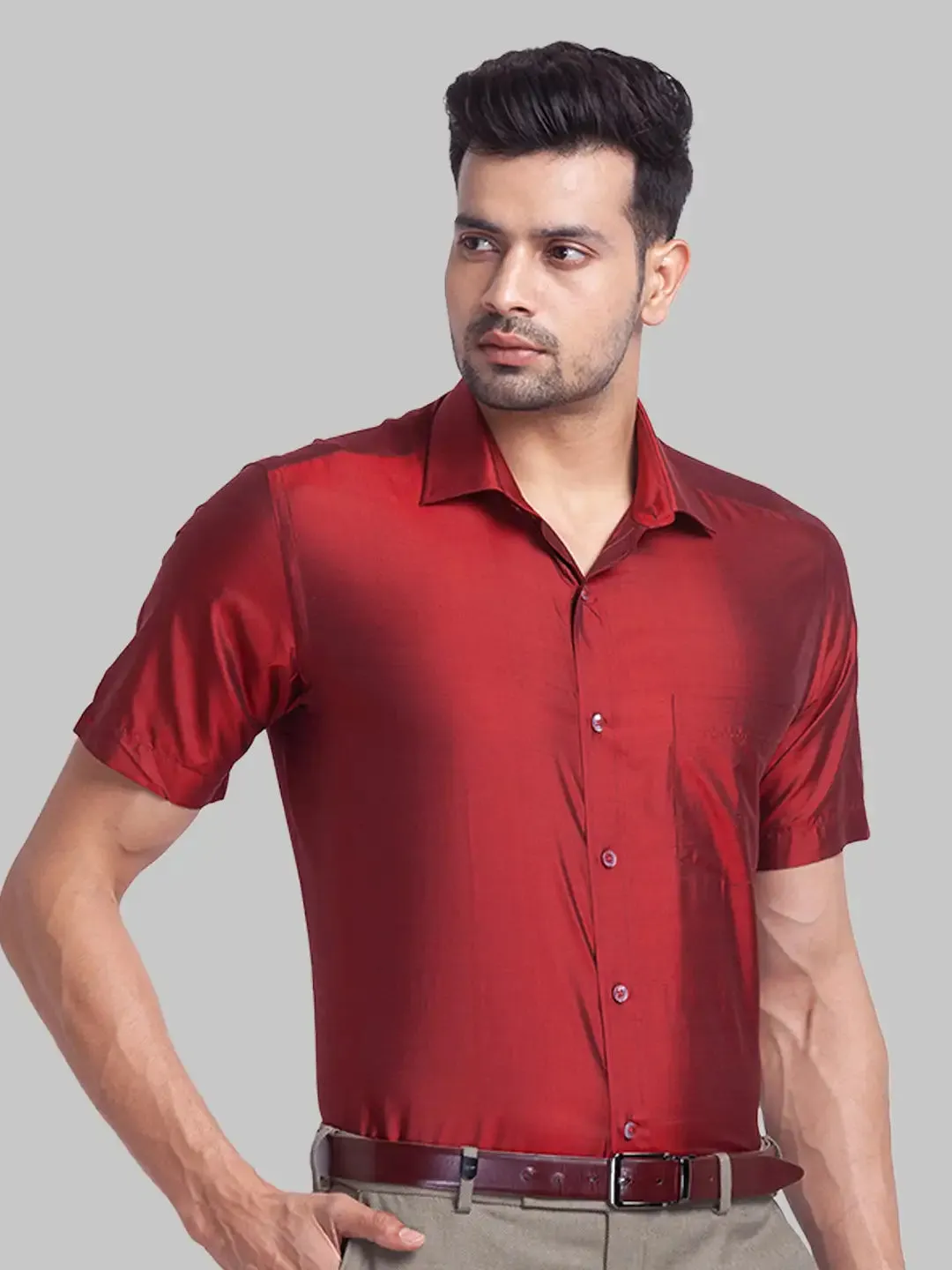 Men Maroon Regular Fit Solid Silk Half Sleeve Cut Away Collar Shirts