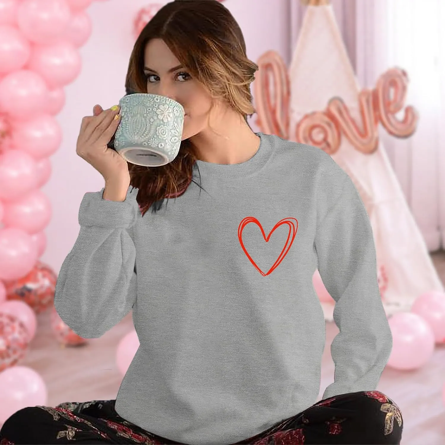 Women Valentines Sweatshirt Love Heart Graphic Print Shirts Valentines Day Shirt Vintage Pullover Tops